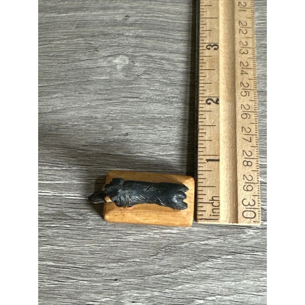 Black & Tan Longhaired Dachshund Figurine on Stand | Arista of Scotland Hawick